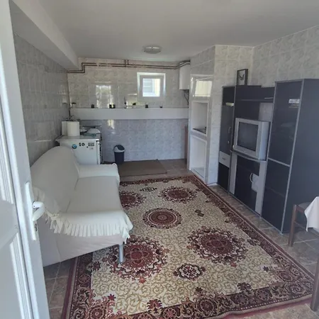Venera * Loznica